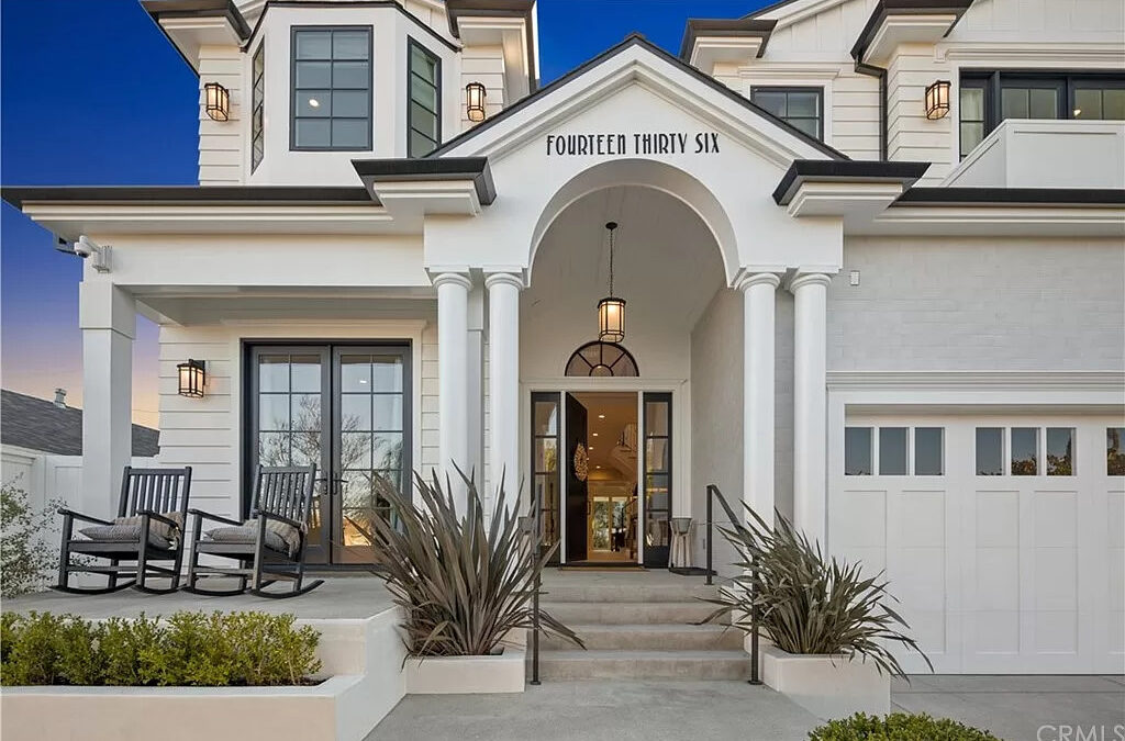 Beautiful home featuring a large kitchen and updated kitchen island.