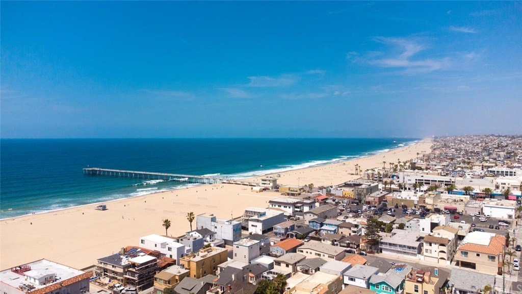 Beautiful shot of the irresistible classic California beaches.